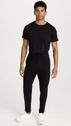 Alo Yoga Triumph Crew Neck Tee -Strix Wear Shop aloyg301631071b 1661867779211 2 0. UX357 QL90