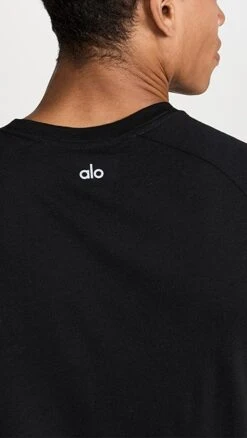 Alo Yoga Triumph Crew Neck Tee -Strix Wear Shop aloyg301631071b 1661867779509 2 0. UX357 QL90