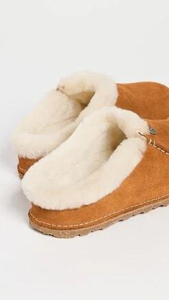 Birkenstock Zermatt Shearling Slippers -Strix Wear Shop birke3044710935 1666047883788 2 0. UX357 QL90
