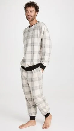 Calvin Klein Underwear Modern Cotton Long Sleeve Sweatshirt -Strix Wear Shop cklen448411e0b6 1668439977568 2 0. UX357 QL90