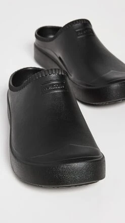 Hunter Boots In/Out Bloom Algae Foam Clogs -Strix Wear Shop hunts206461071b 1674599346852 2 0. UX357 QL90