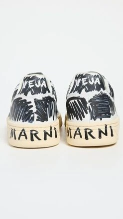 Marni X Veja V10 Man Low Top Sneakers -Strix Wear Shop marni3056516c93 1666220948764 2 0. UX357 QL90