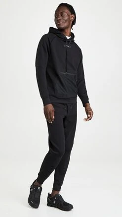 On Hoodie M -Strix Wear Shop onrun301631071c 1649359754318 2 0. UX357 QL90