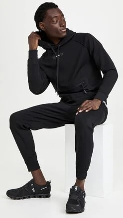 On Sweat Pants M -Strix Wear Shop onrun301691071c 1649362546107 2 0. UX357 QL90