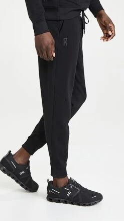 On Sweat Pants M -Strix Wear Shop onrun301691071c 1649362546156 2 0. UX357 QL90