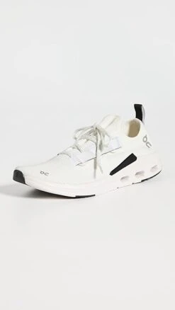 On Cloudeasy Sneakers