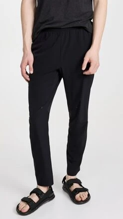 On Movement Pants -Strix Wear Shop onrun303571cd2d 1678378995898 2 0. UX357 QL90
