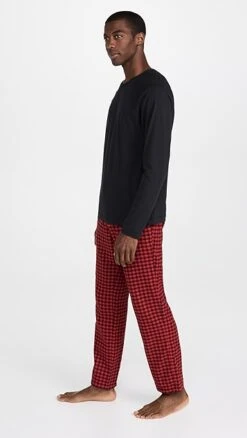 UGG Steiner 2 Piece Gift Box Set 11 UGG Steiner 2 Piece Gift Box Set -Strix Wear Shop ugggg3011044316 1665171625331 2 0. UX357 QL90