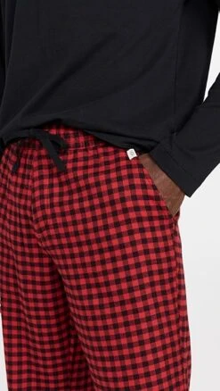 UGG Steiner 2 Piece Gift Box Set 13 UGG Steiner 2 Piece Gift Box Set -Strix Wear Shop ugggg3011044316 1665171625778 2 0. UX357 QL90