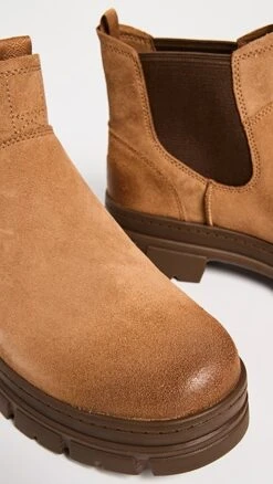 UGG Skyview Chelsea Boots -Strix Wear Shop ugggg3016312753 1665677337947 2 0. UX357 QL90