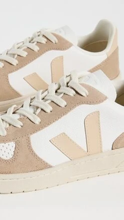 Veja V-10 Sneakers 10 Veja V-10 Sneakers -Strix Wear Shop vejaa305981f0ea 1673649739569 2 0. UX357 QL90